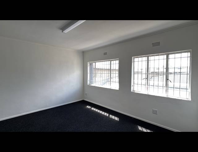 1,129M² WAREHOUSE TO LET IN SEBENZA